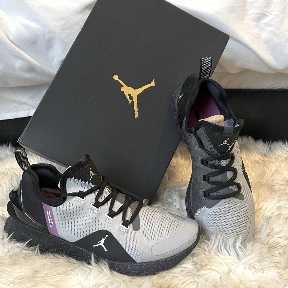Jordan React Havoc 'Black Grey Hyper Violet'